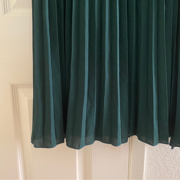 Green Pleated Maxi Dress - Picture 4 of 8